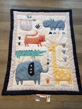 Kids Animal Quilt Blanket approx 40” x 30” in good used condition